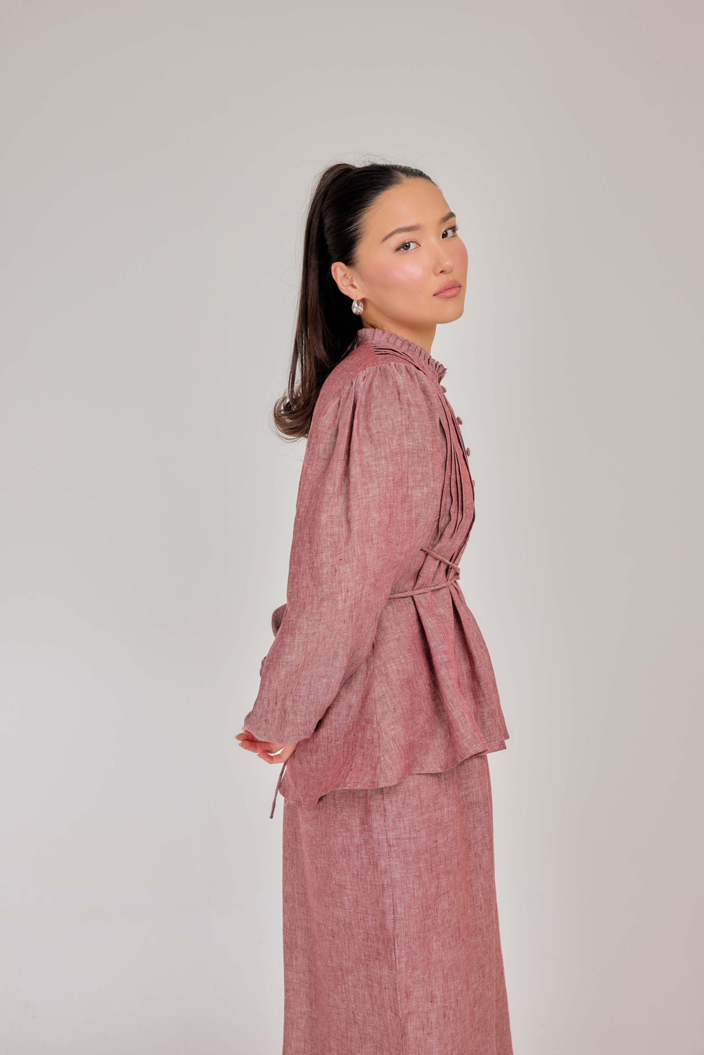 08 - The Daydream Tie-Waist Mélange Pure Linen Top in Vintage Rose