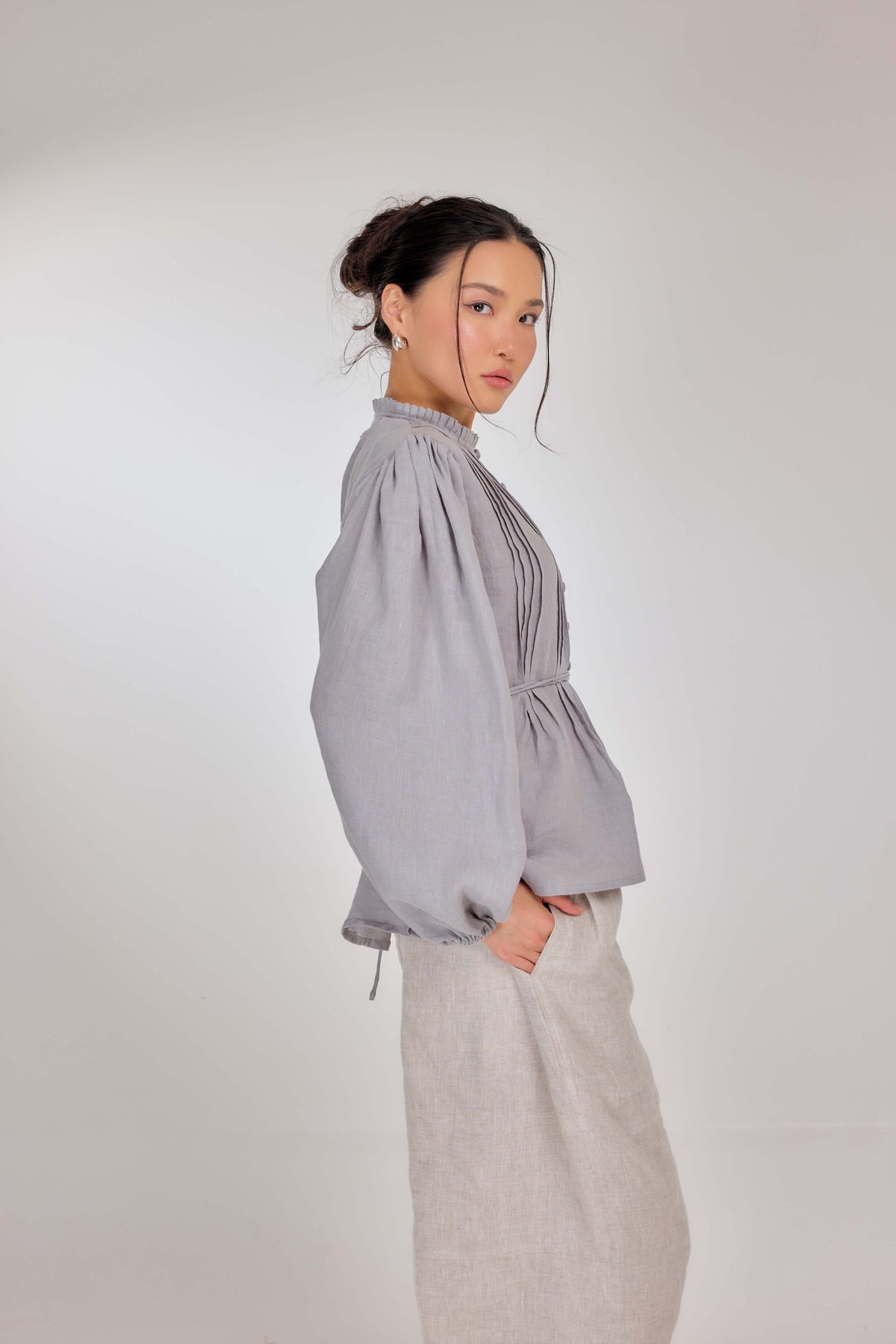 15 - The Daydream Tie-Waist Pure Linen Top in Silver Stella