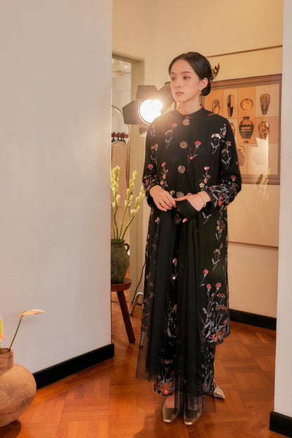 Dian Embellished Kebarung with Embroidery Lace Trim (Full Lining) Set in Black