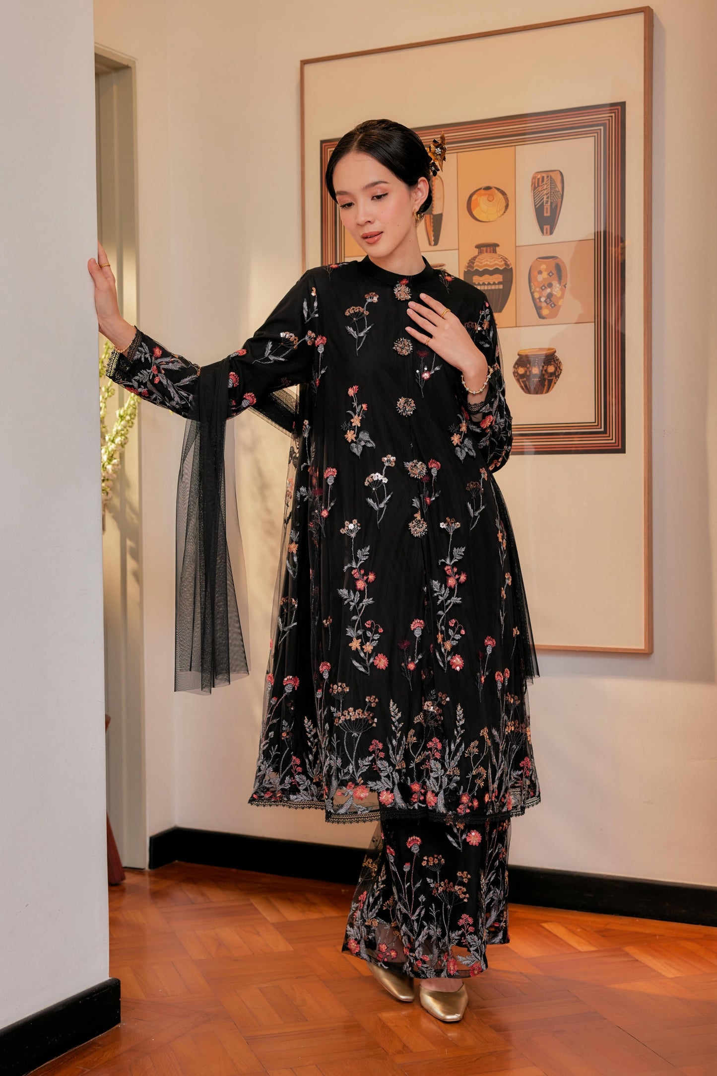 Dian Embellished Kebarung with Embroidery Lace Trim (Full Lining) Set in Black