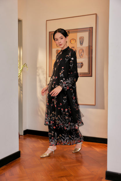 Dian Embellished Kebarung with Embroidery Lace Trim (Full Lining) Set in Black