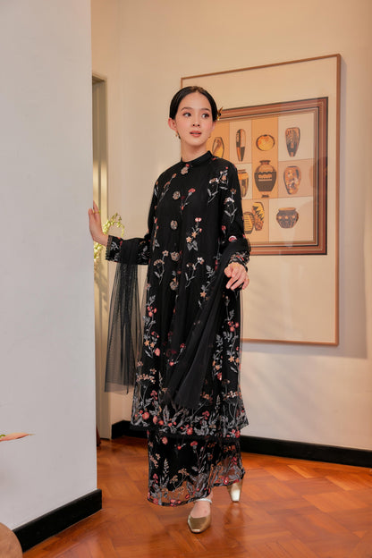 Dian Embellished Kebarung with Embroidery Lace Trim (Full Lining) Set in Black