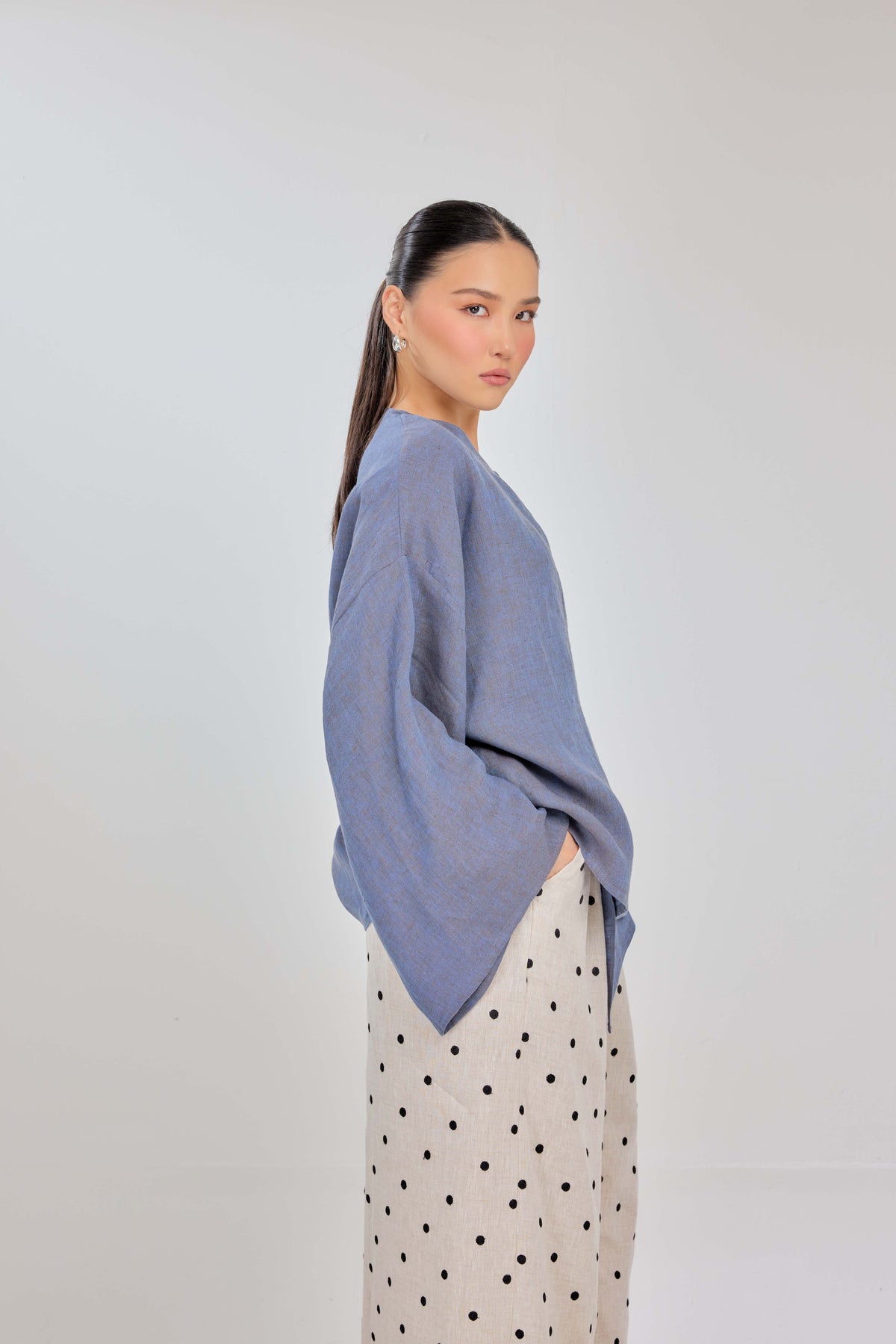 05 - Blue Pea Flower - Mélange Pure Linen Wrap Top