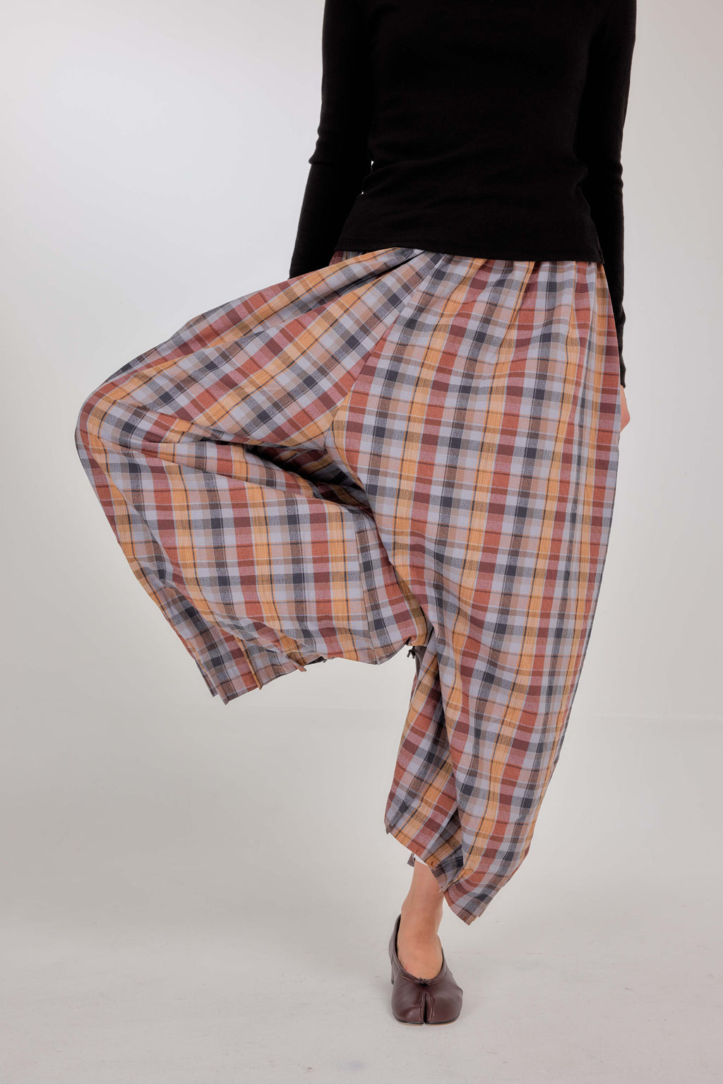 01 - Rosewood Tartan - Pleated Barrel-leg Pants