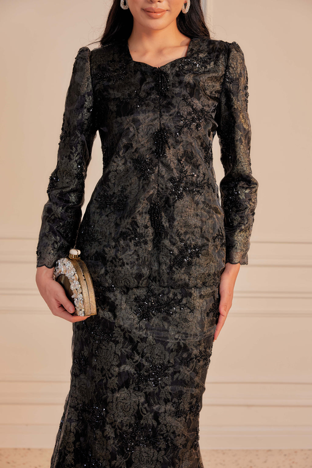 Stardust - Alaia Beaded Lace Kurung With Set of 3 Pearl Brooch (Fully Lined)