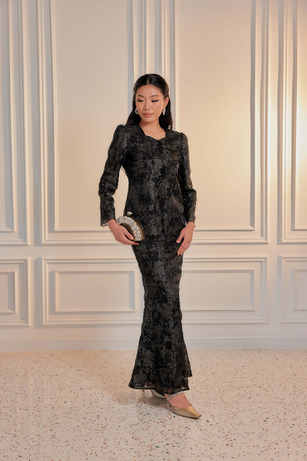 Stardust - Alaia Beaded Lace Kurung With Set of 3 Pearl Brooch (Fully Lined)