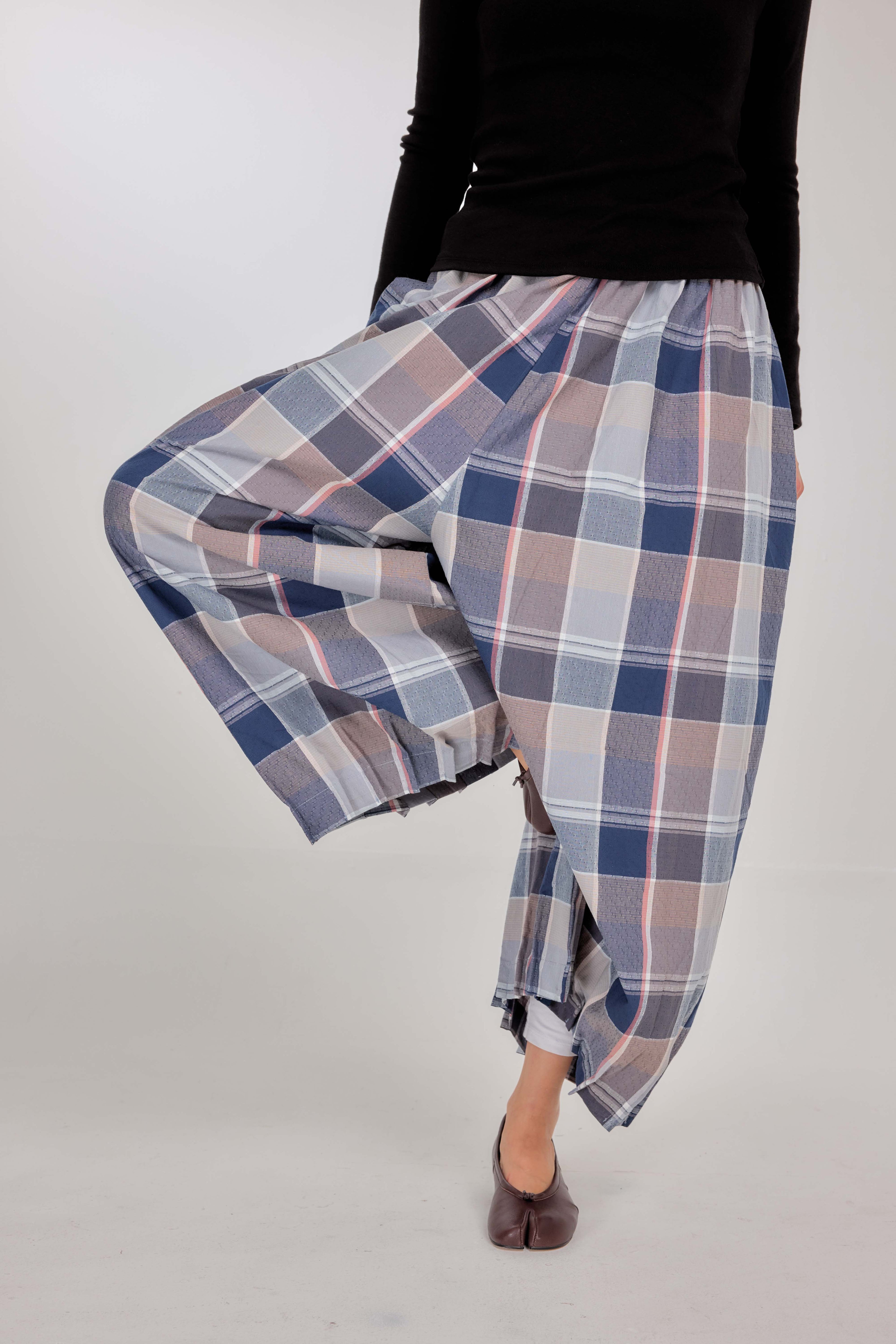 04 - Cambridge Blue - Pleated Barrel-leg Pants