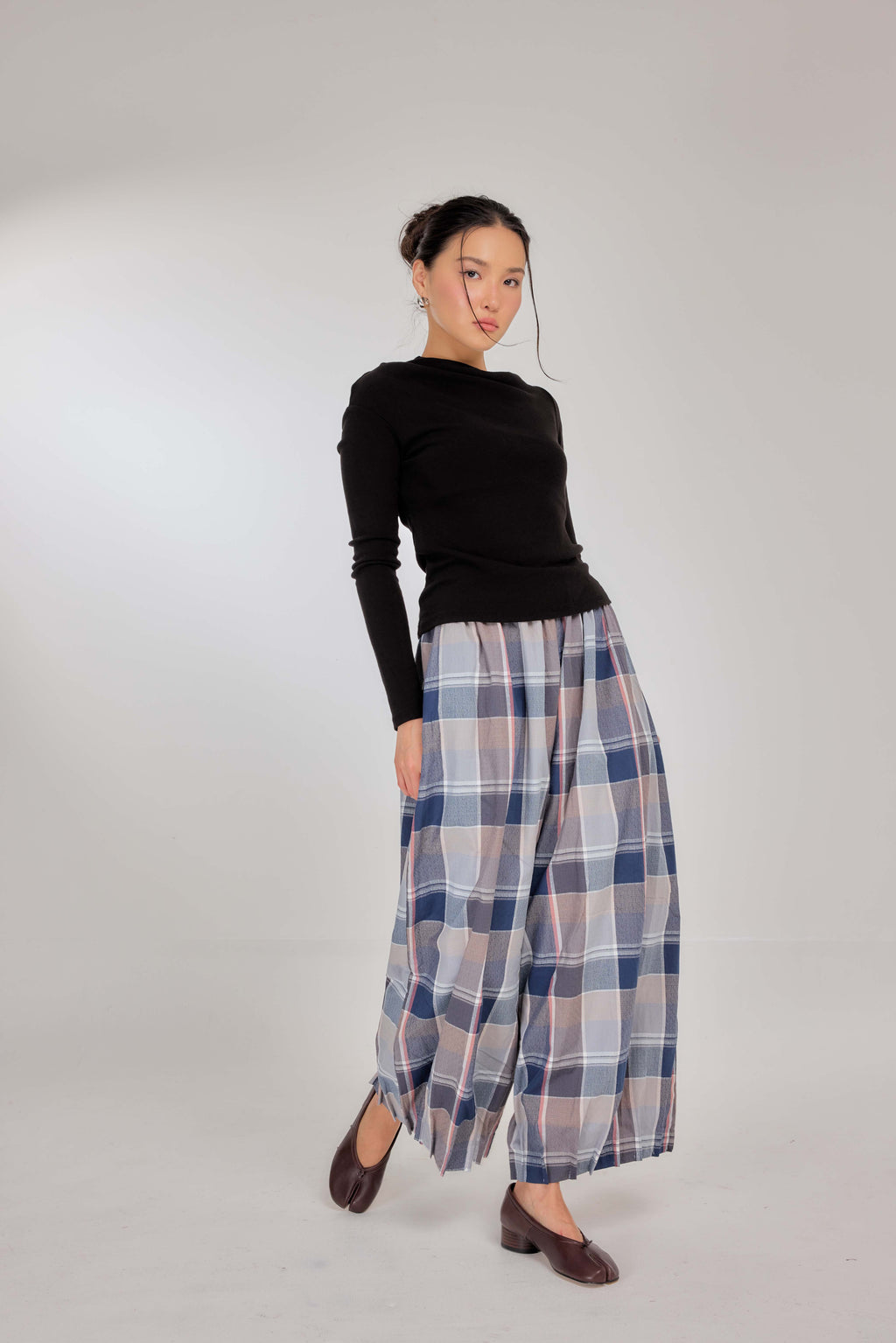 04 - Cambridge Blue - Pleated Barrel-leg Pants