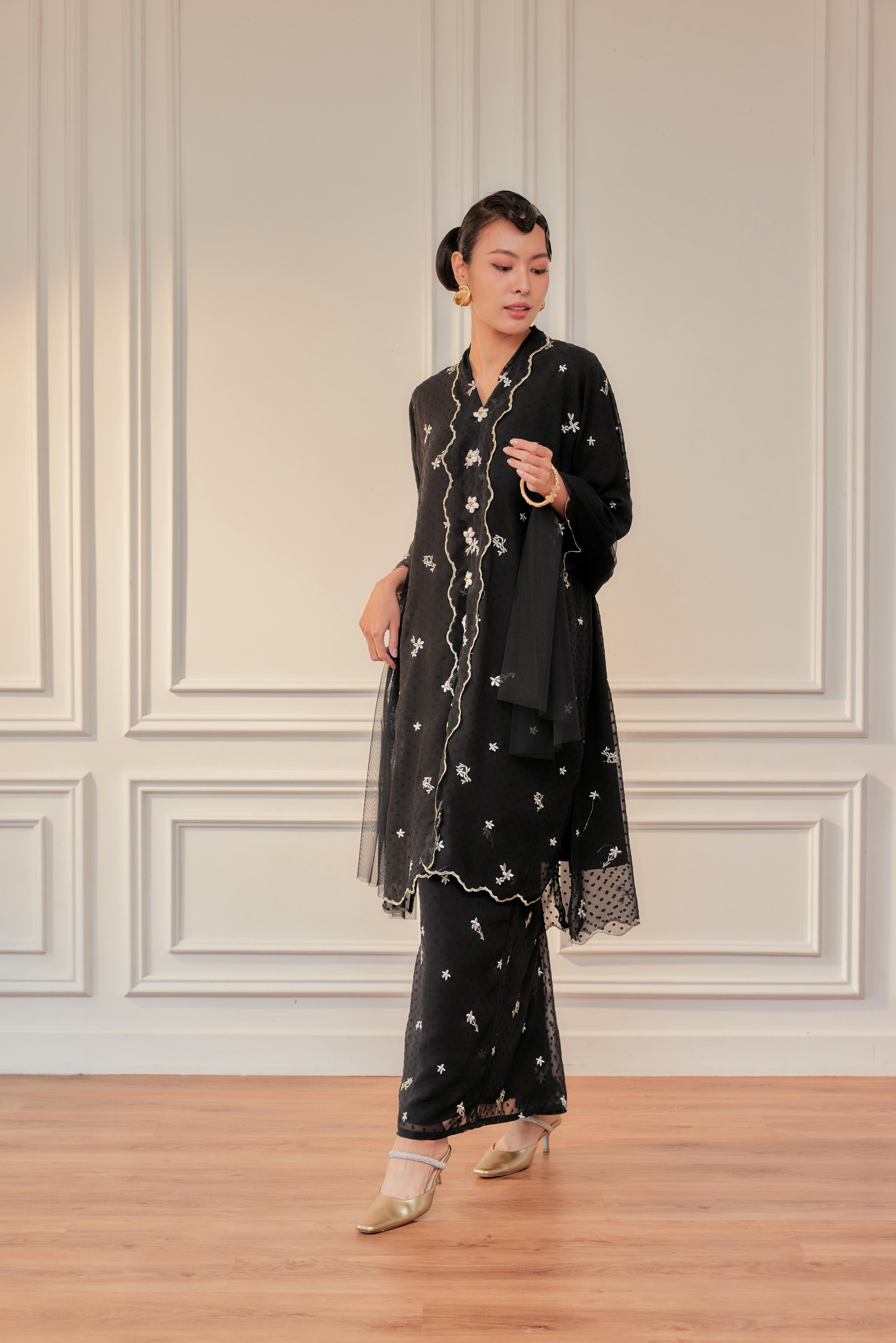 Champaka Embroidered Kebarung (Fully Lined) Set