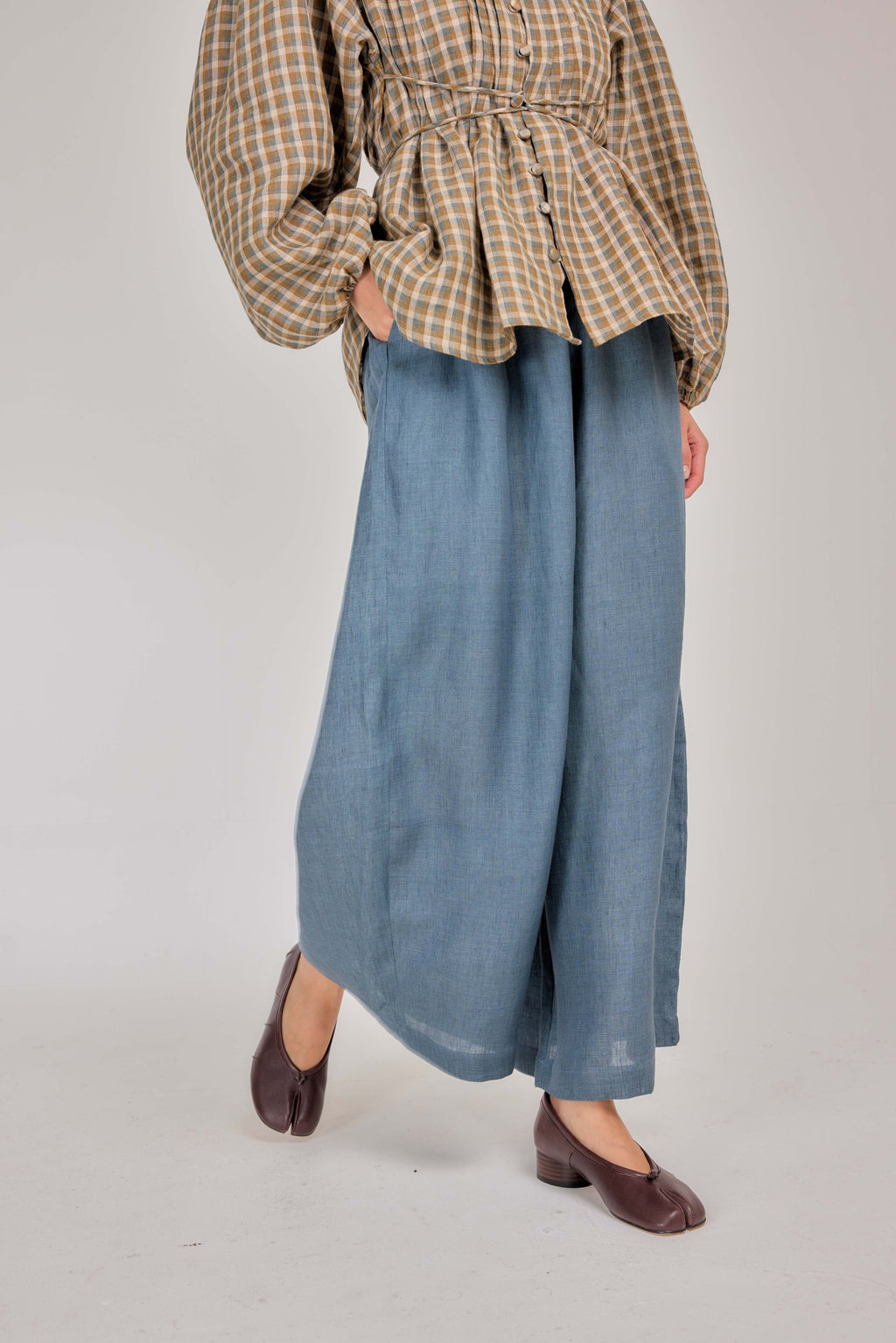 06 - Relaxed Barrel Mélange Pure Linen Pants in Coastal Blue