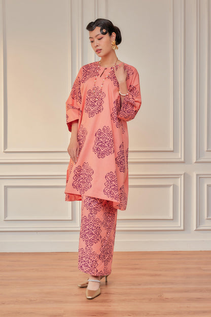 Authentic Batik Kurung in Jambu