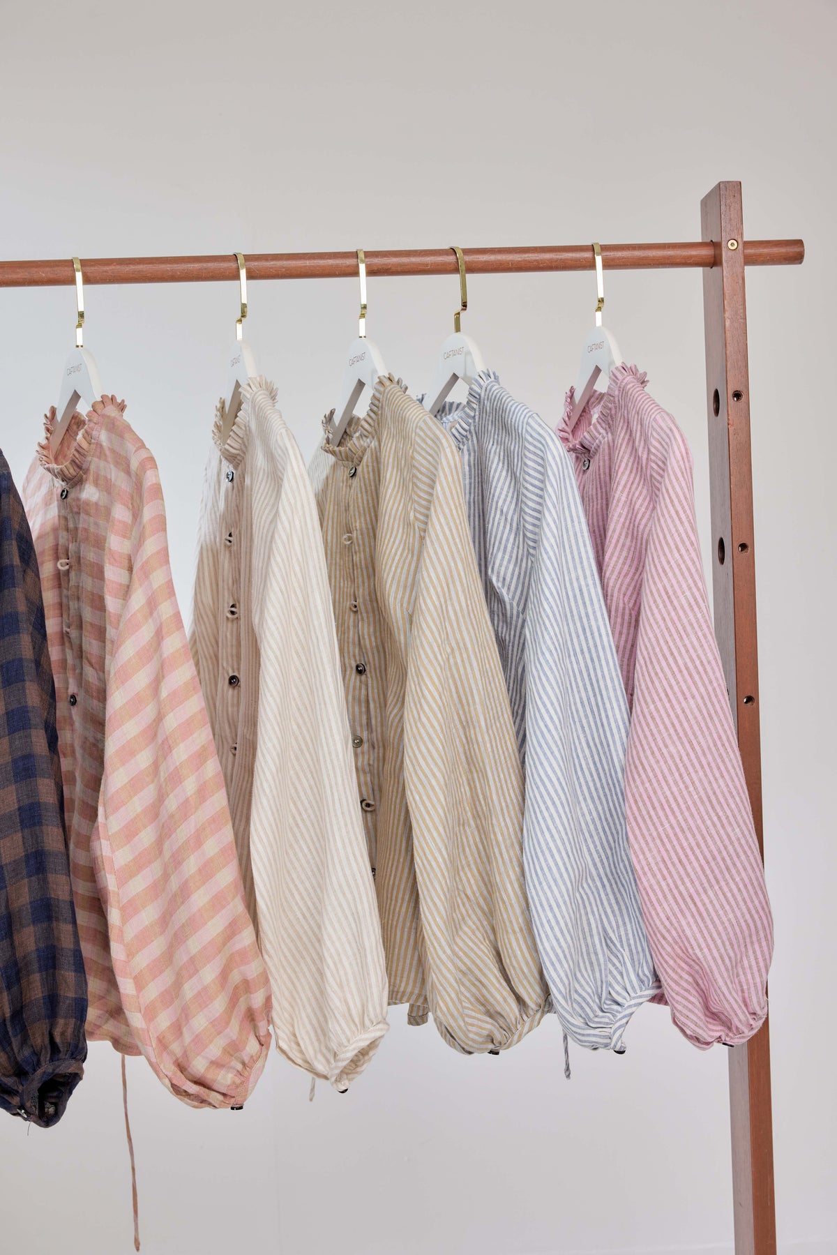 08 - Strawberry French Cruller Striped - Grand Tralala Pure Linen Shirt With Mother Of Pearl Buttons