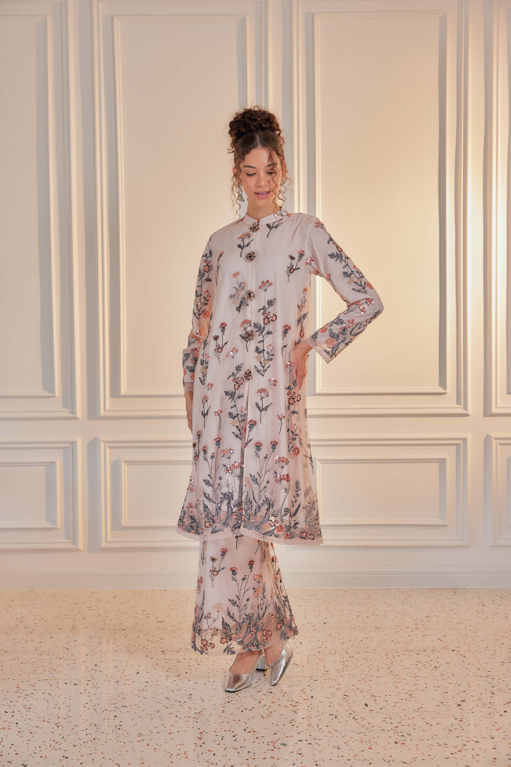 Rosé Tea- Dian Embellished Kebarung with Embroidery Lace Trim (Full Lining)