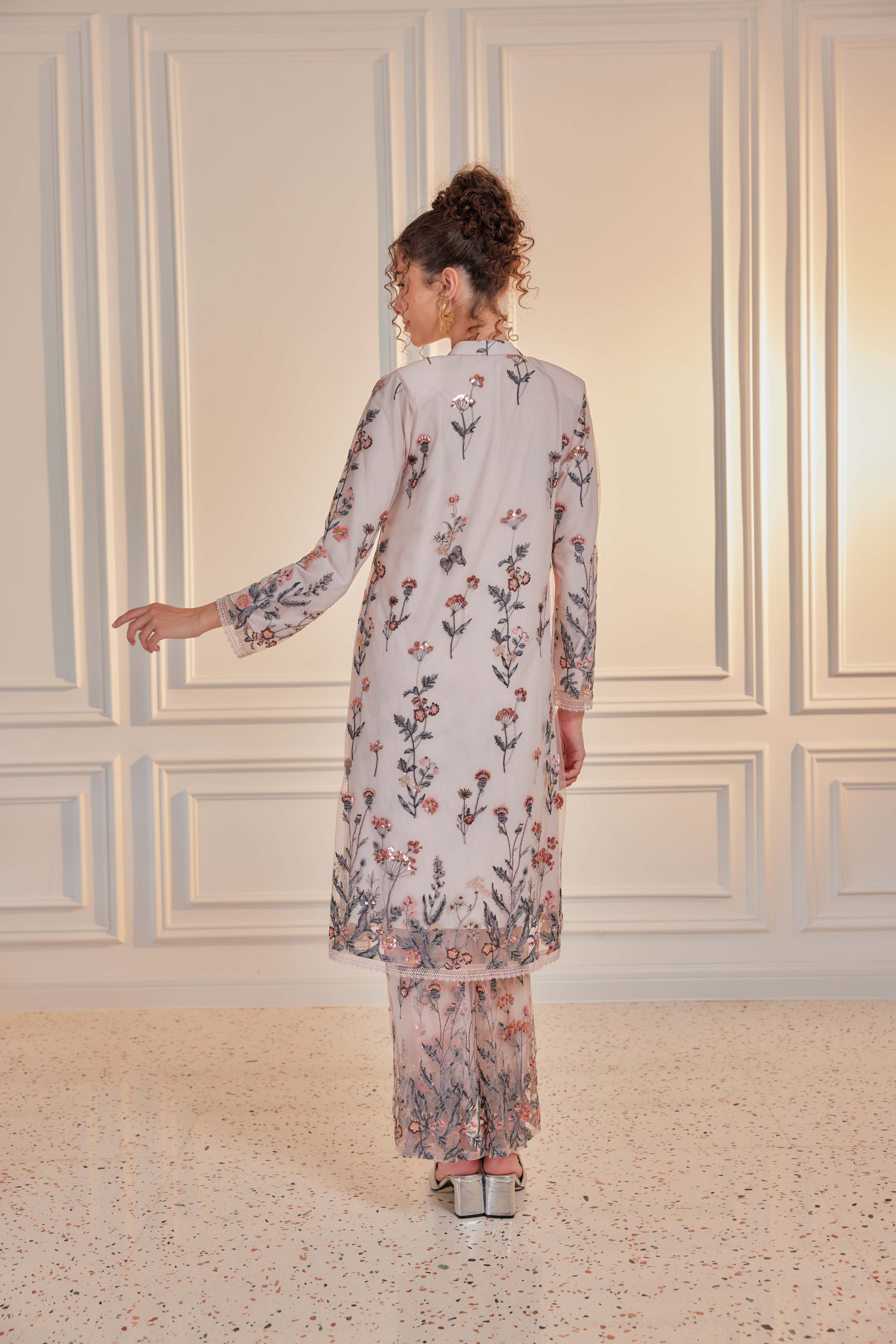 Rosé Tea- Dian Embellished Kebarung with Embroidery Lace Trim (Full Lining)