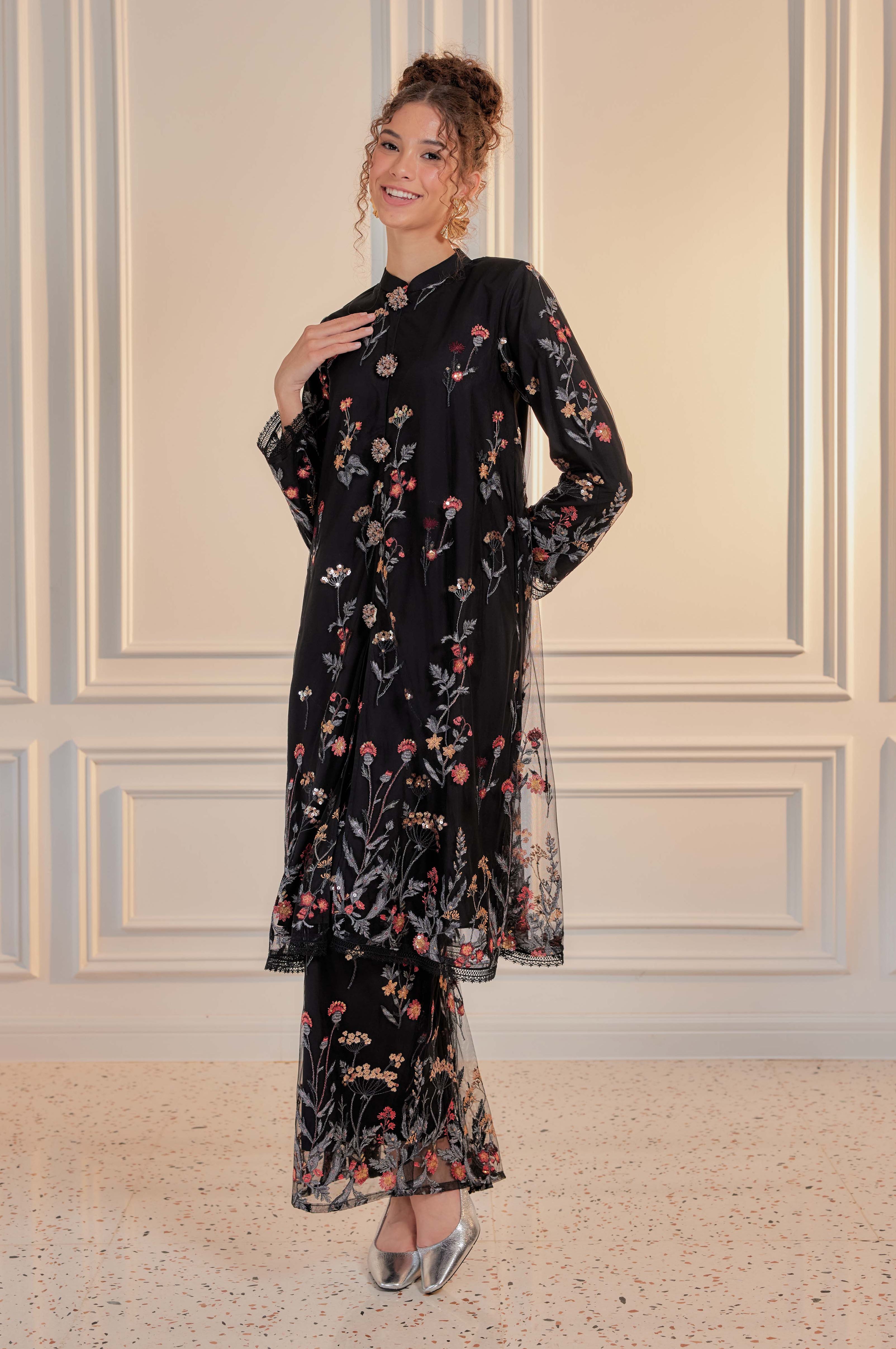 Imperial Black - Dian Embellished Kebarung with Embroidery Lace Trim (Full Lining)