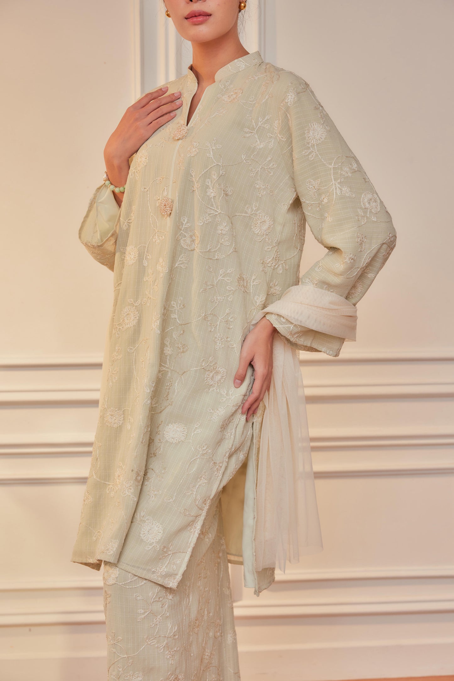 Nelissa Embroidered Kurung (Full Lining)