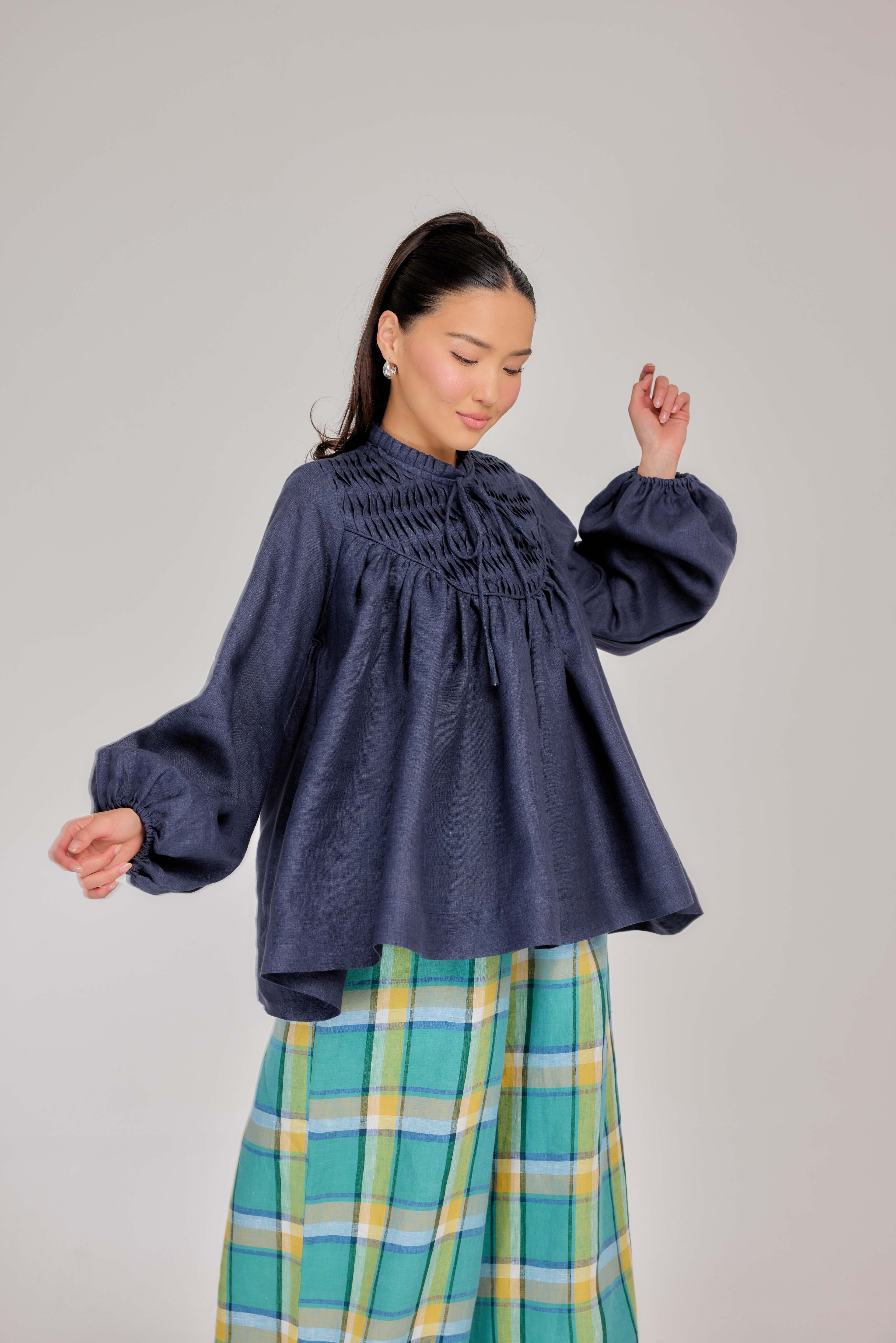 05 - The Heirloom Wave-Pleated Mélange Pure Linen Blouse in Harbor Blue