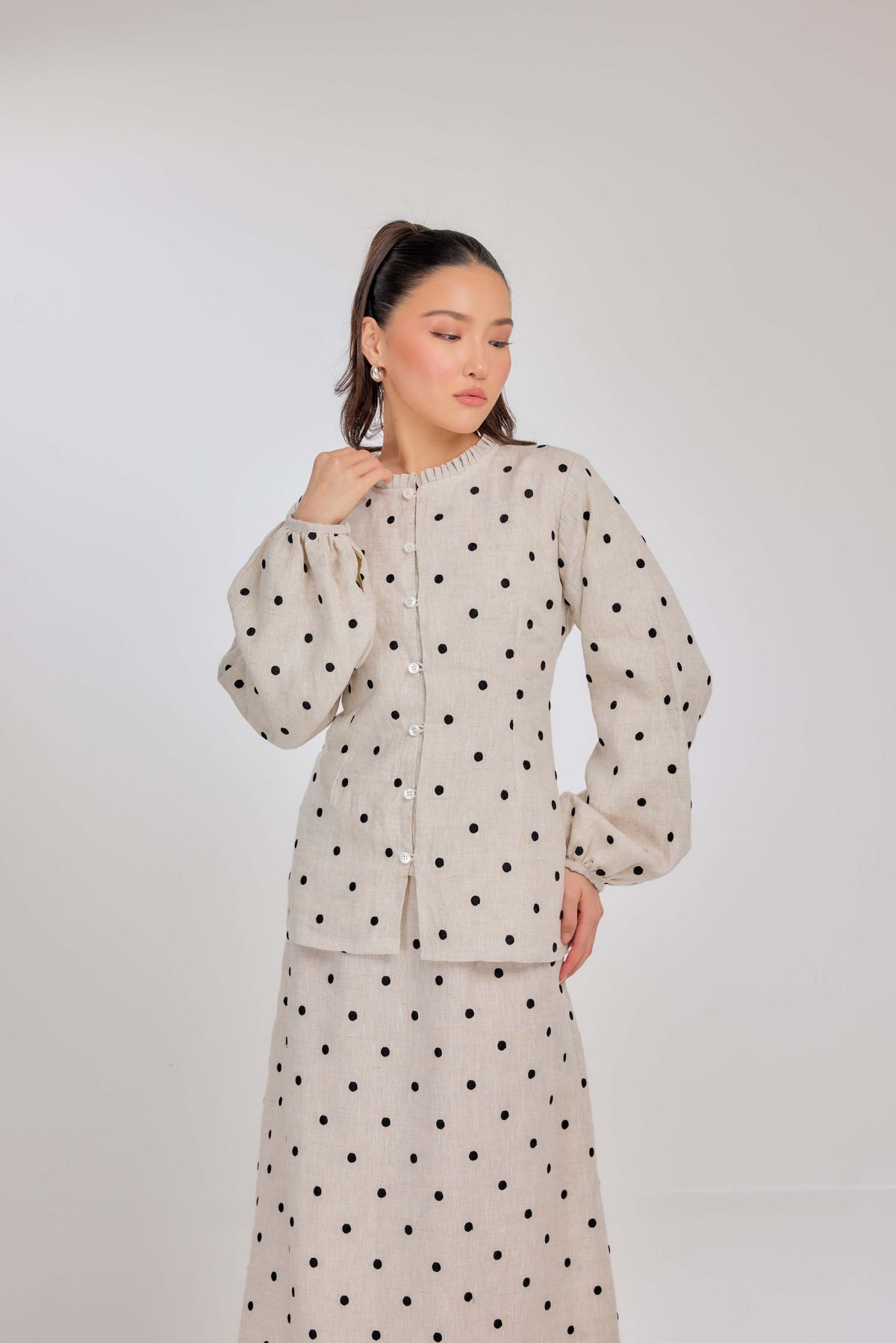 04 - Embroidered Polka Dot Pure Grand Tralala Top in Oatmeal & Onyx