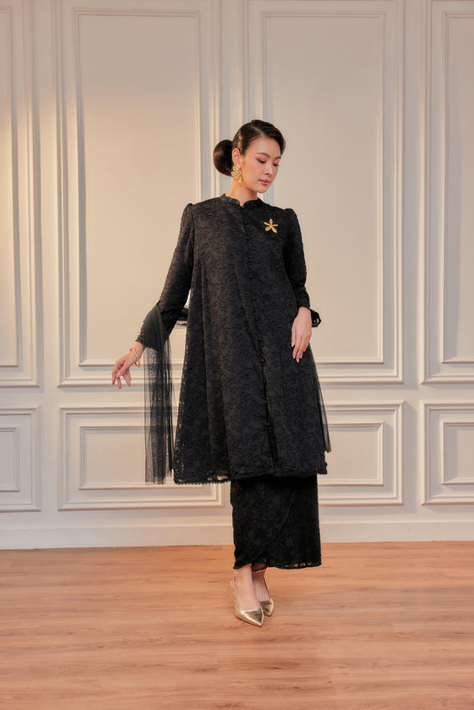 Black caviar - Dewita Jacquard Lace Kebarung with Front Buttons Set (Fully Lined)