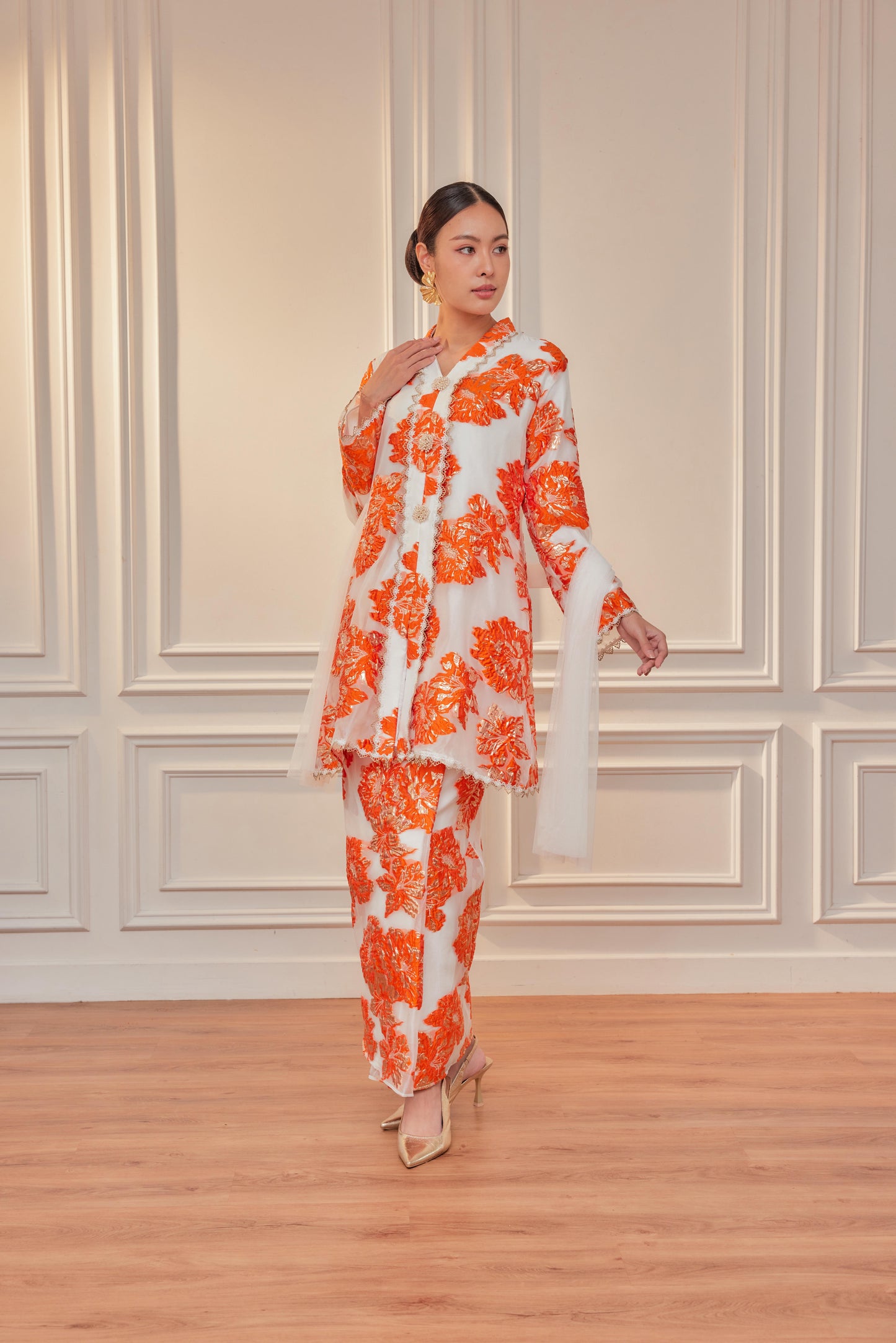 Aura Orange - Raia Kebaya Organza Lace Set (Full Lining)