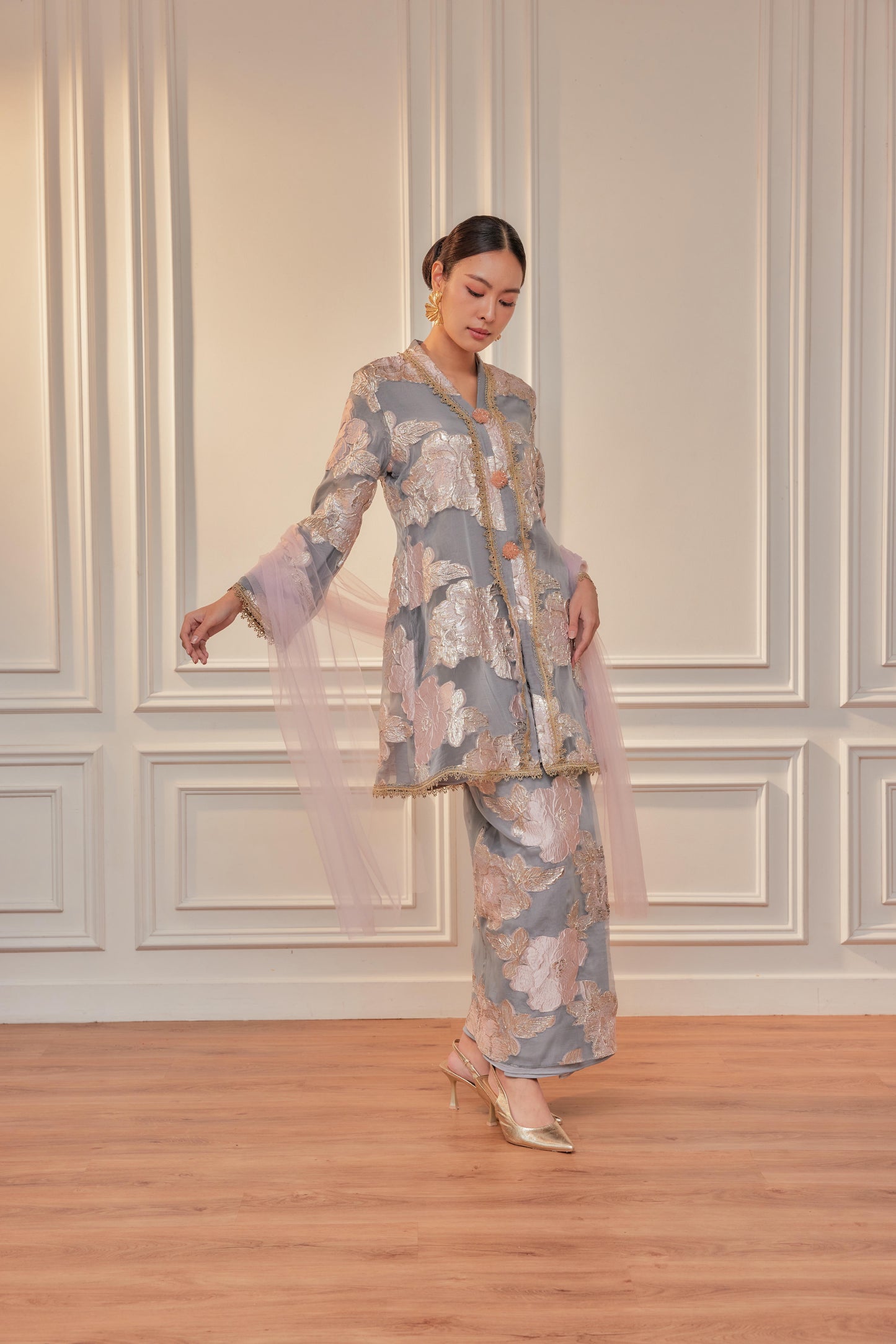 Rosette Gray - Raia Kebaya Organza Lace Set (Full Lining)