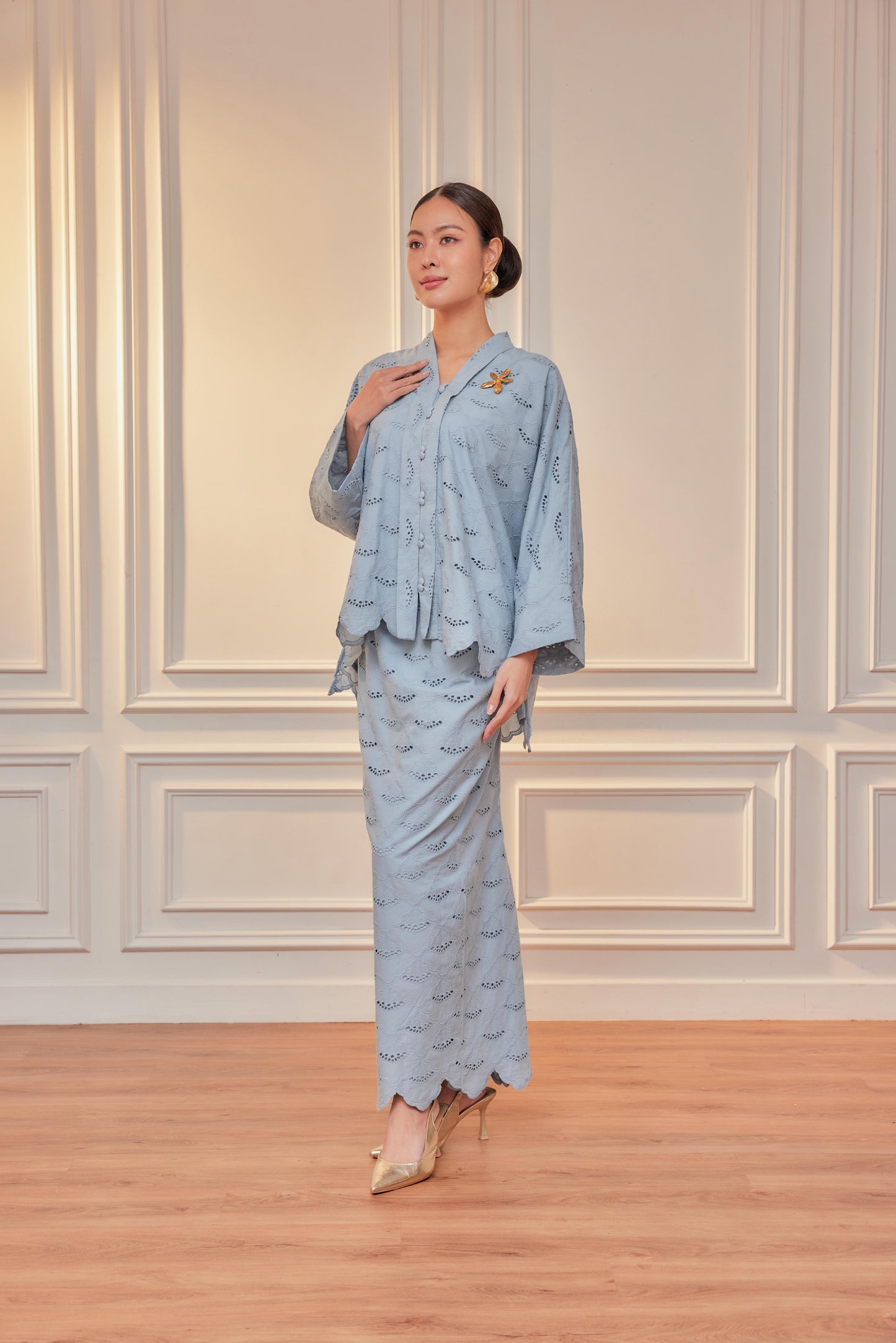 Indah Ratu Embroidery Kebaya (Fully Lined)